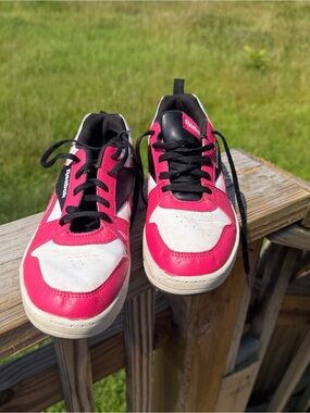 Reebok Women’s Pink White Black Court Sneakers Size 4.5